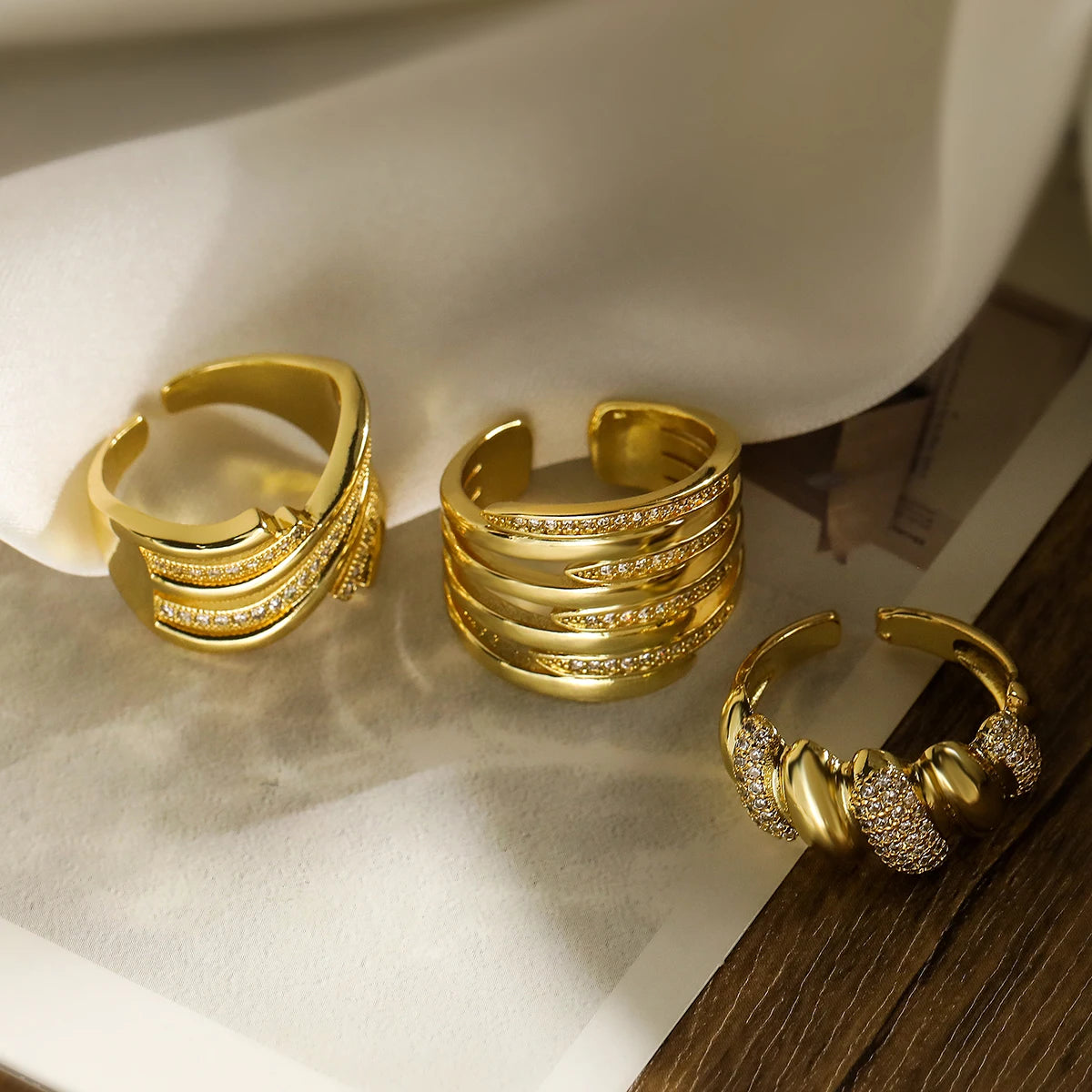 Anel Cravejado com Zircônia - Lafemininy