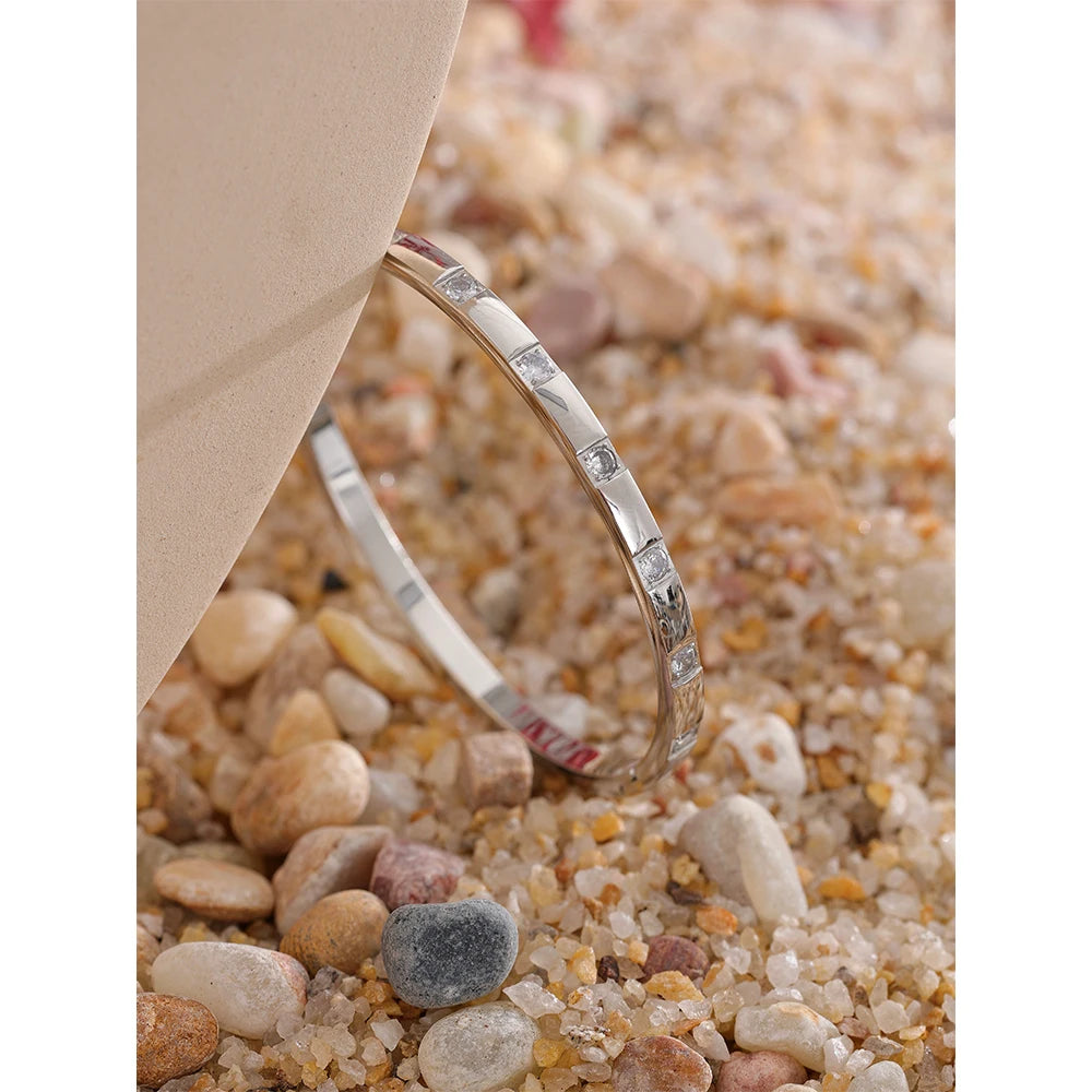 Yhpup elegante pulseira de pulso de aço inoxidável de zircônia cúbica banhada a ouro 18K joias à prova d'água para mulheres charme moda