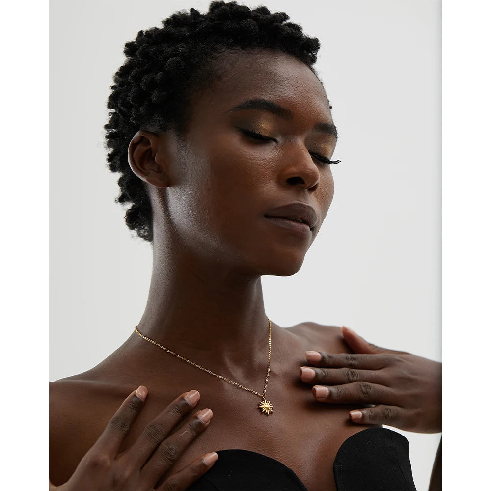 Yhpup aço inoxidável fundição dourada sol pingente colar à prova dwaterproof água simples moda textura de metal jóias na moda para mulher