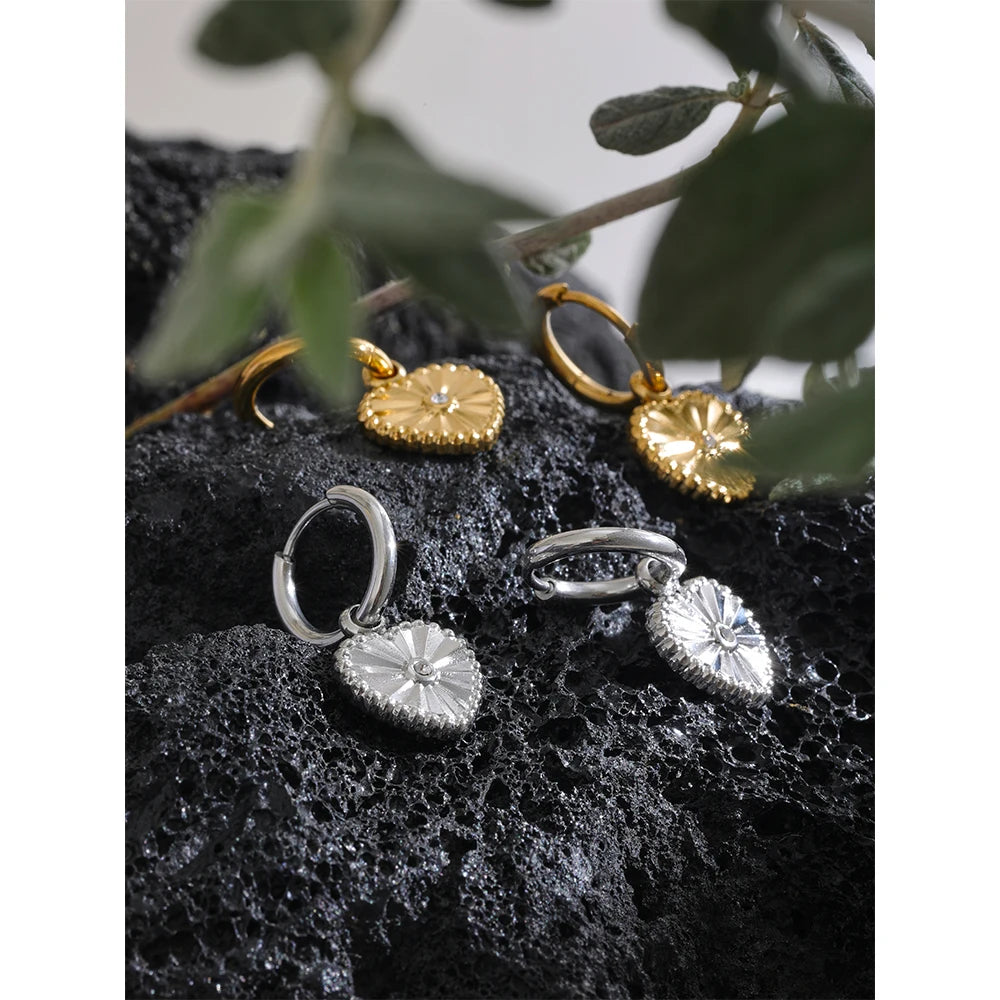 Yhpup moda coração gota 18k cor de ouro aço inoxidável à prova dwaterproof água huggie hoop brincos feminino encantos jóias diárias alta qualidade