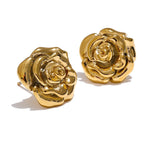Yhpup Brincos diários à prova d'água com flor rosa de aço inoxidável para mulheres, textura elegante, joias banhadas a ouro, bijuterias