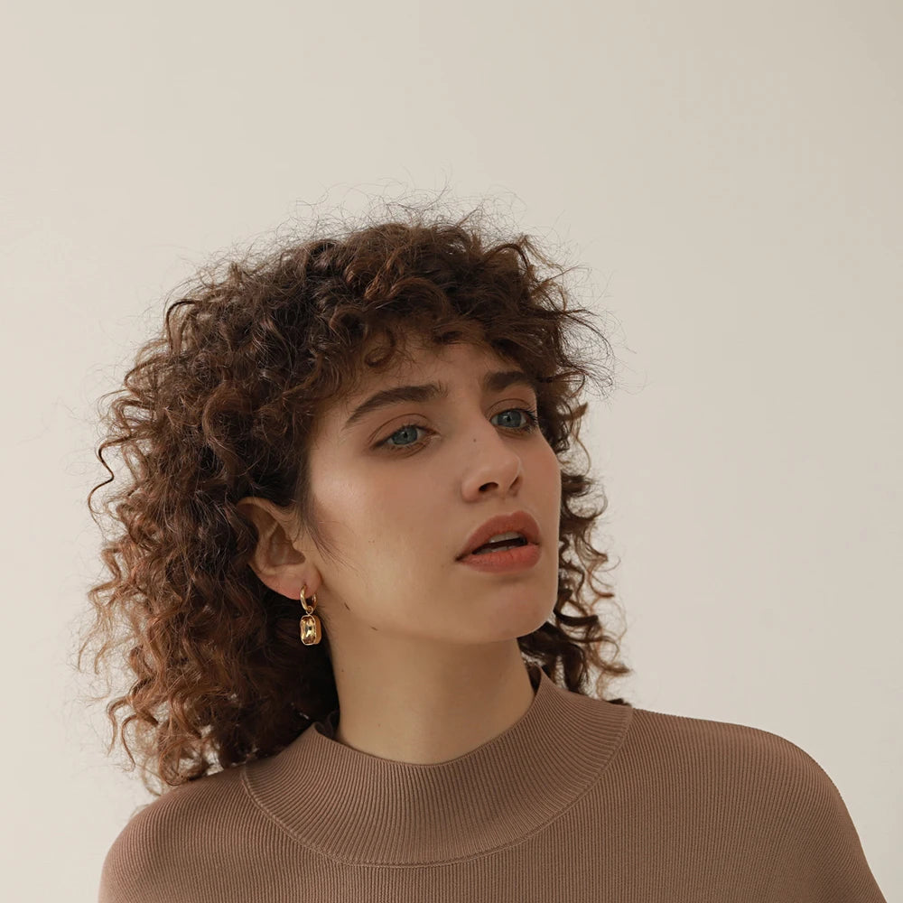 Yhpup Brincos pendentes de zircônia cúbica de aço inoxidável, brincos da moda banhados a ouro 18k, joias geométricas quadradas verdes