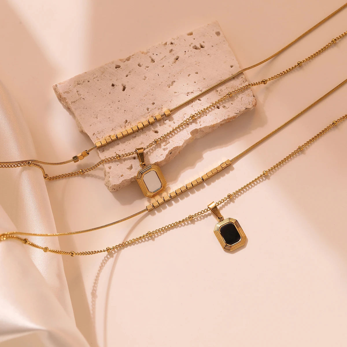 Colar Duplo com Pingente Festa - Lafemininy