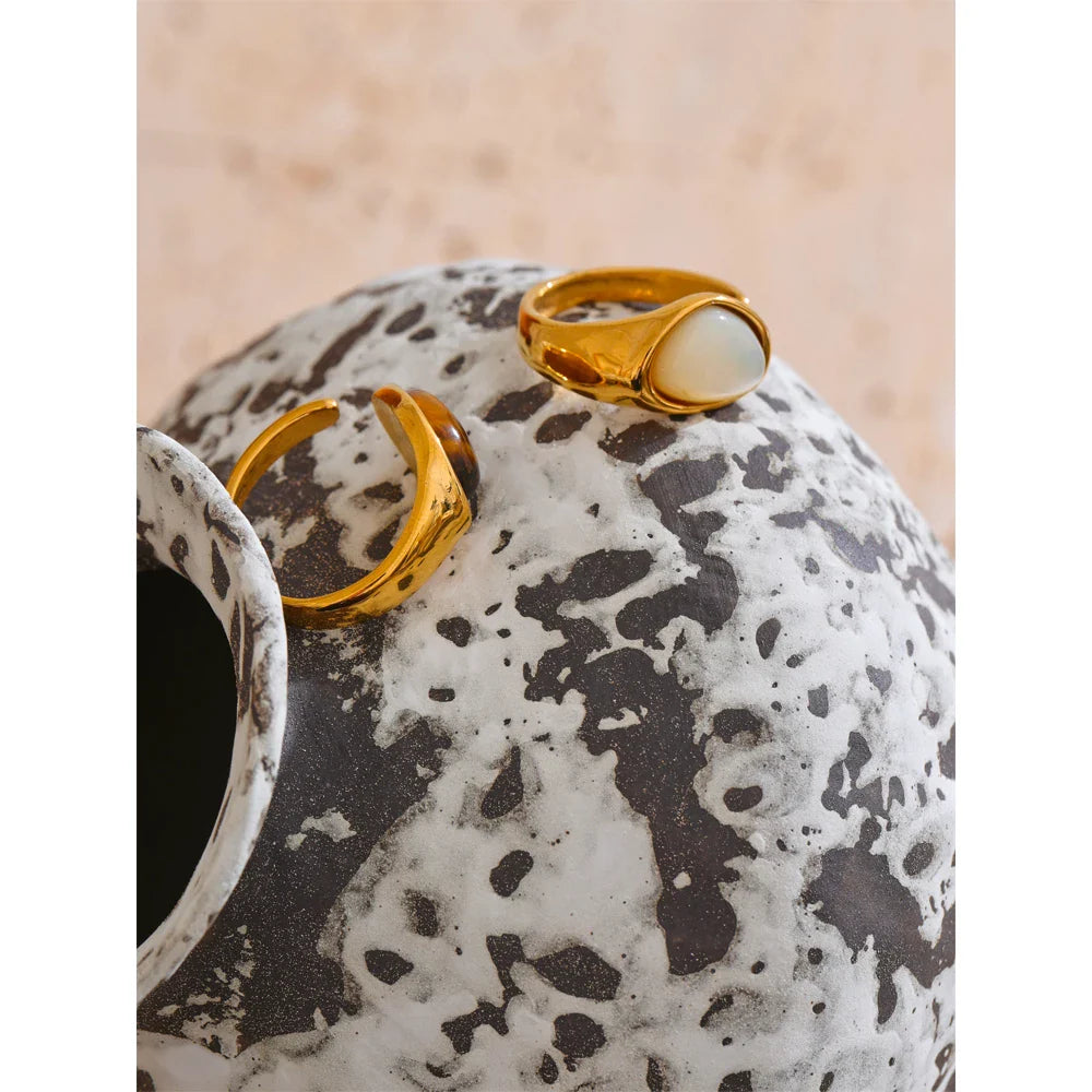 Anel Dourado, Anel de Luxo, Anel ouro, Anel com pedra, Anel regulável, Anel Luxuoso, Anel Concha