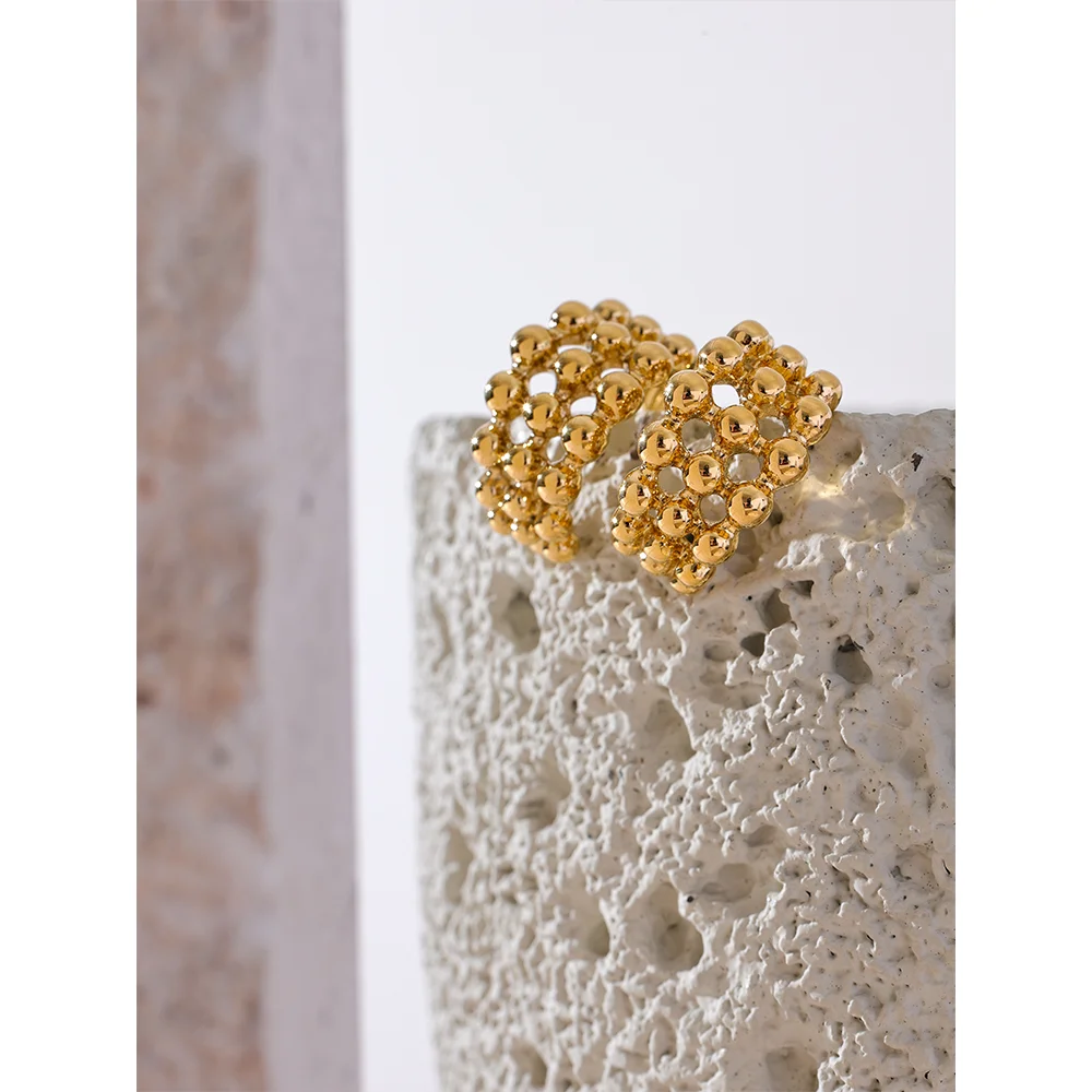 Yhpup distintivo aço inoxidável em forma de c contas em camadas oco huggie brincos feminino declaração moda diária jóias presente