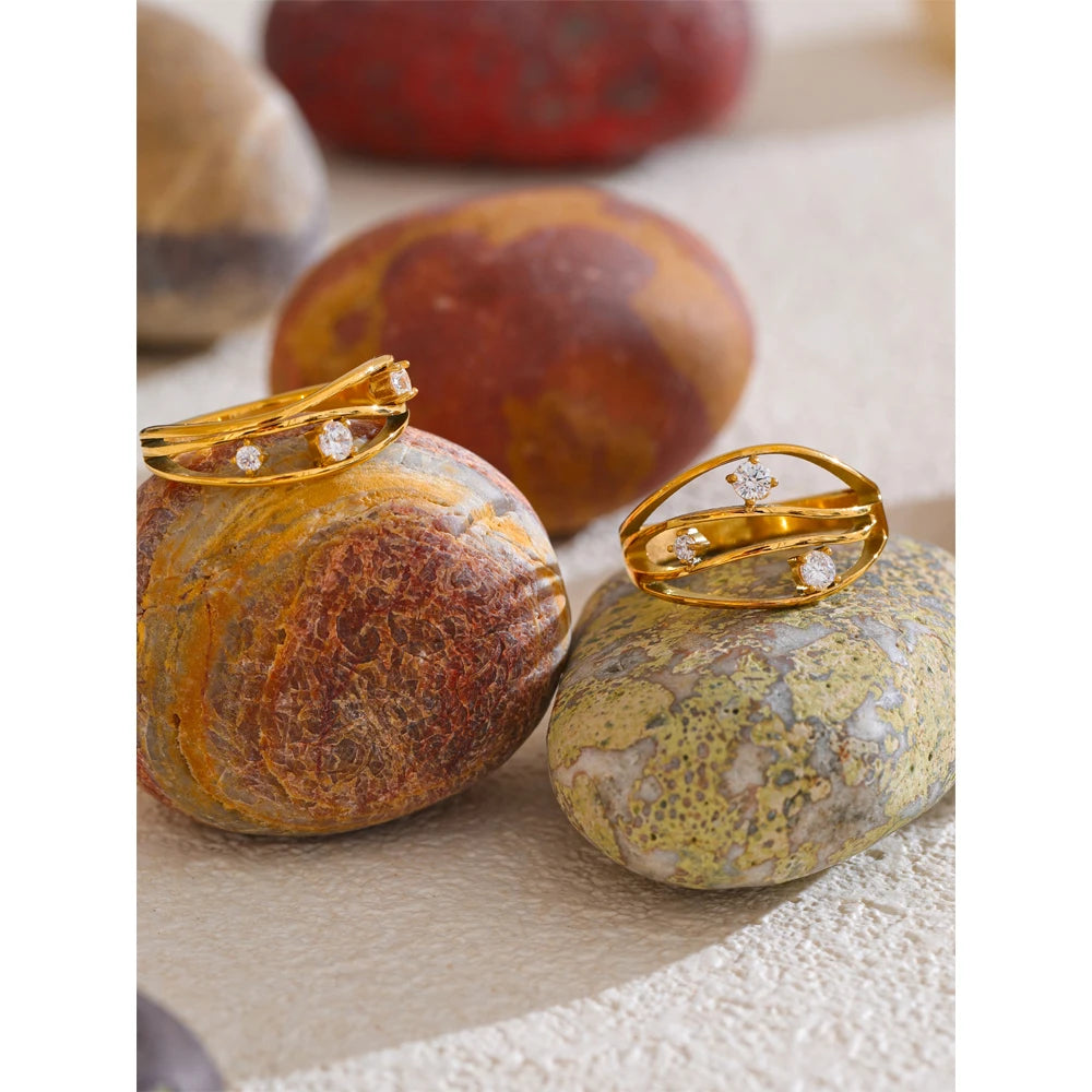 Yhpup 2 estilos de aço inoxidável fundido de metal oco incrustado zircônia cúbica anel fashion 18k banhado a ouro PVD joias de dedo da moda