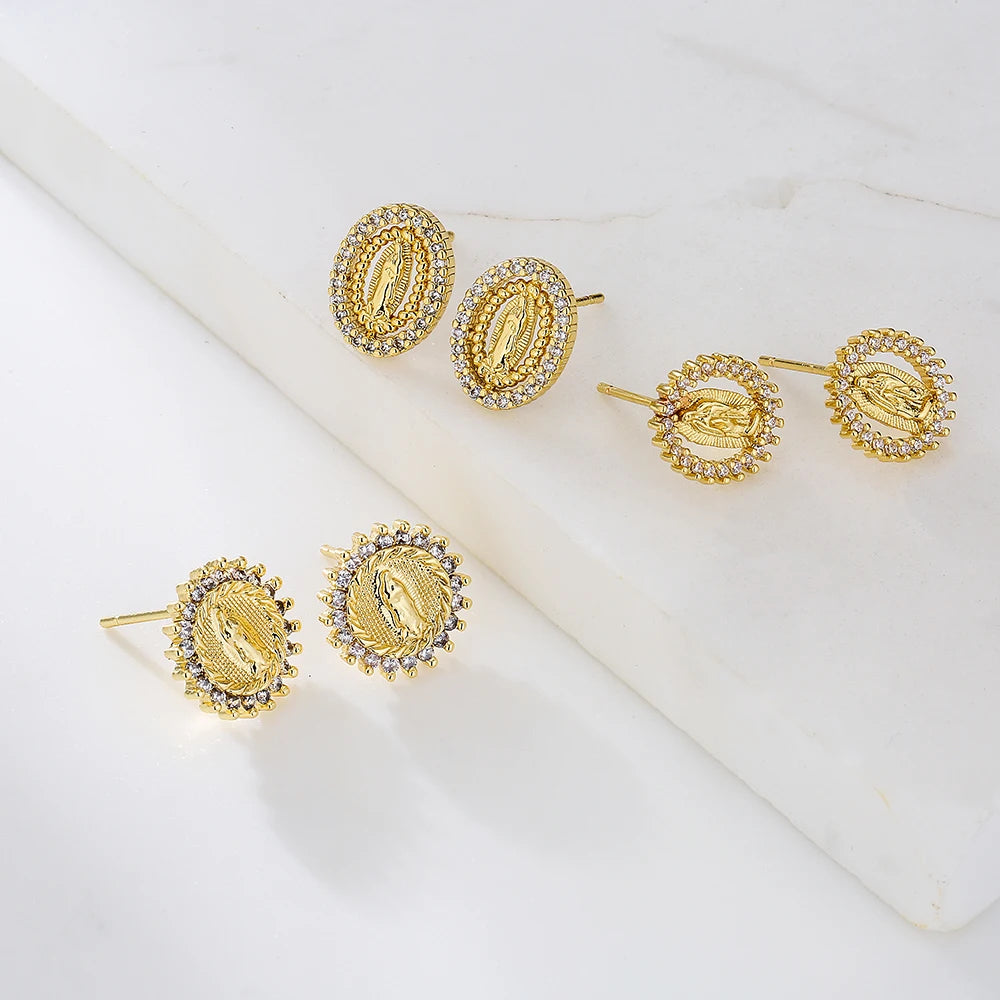 Brinco Clássico Virgem Maria Cravejado com Zircônia - Lafemininy