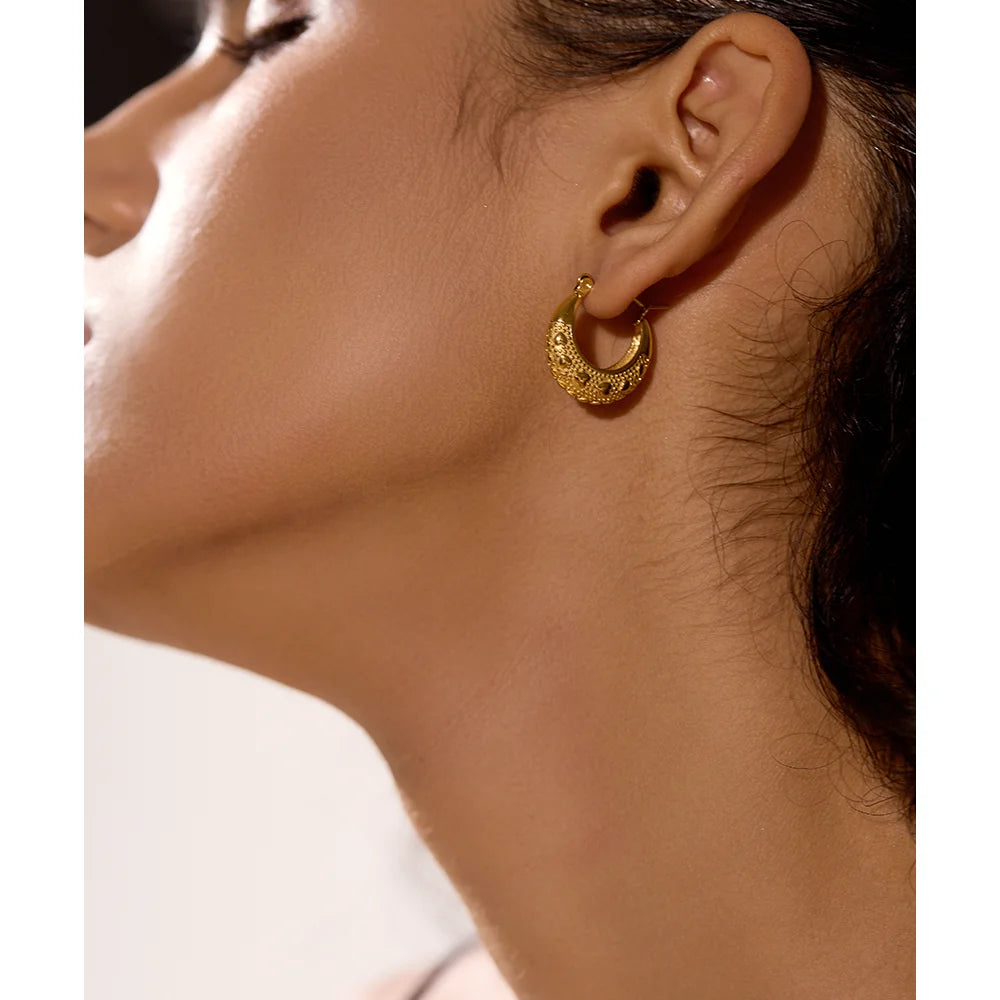 Yhpup 316l aço inoxidável coração geométrico hoop brincos 18k pvd banhado metal textura charme jóias orecchini da donna presente