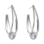 Yhpup Brincos Huggie geométricos de aço inoxidável banhados a ouro e platina PVD à prova de ferrugem pingente de metal joia de declaração diária presente