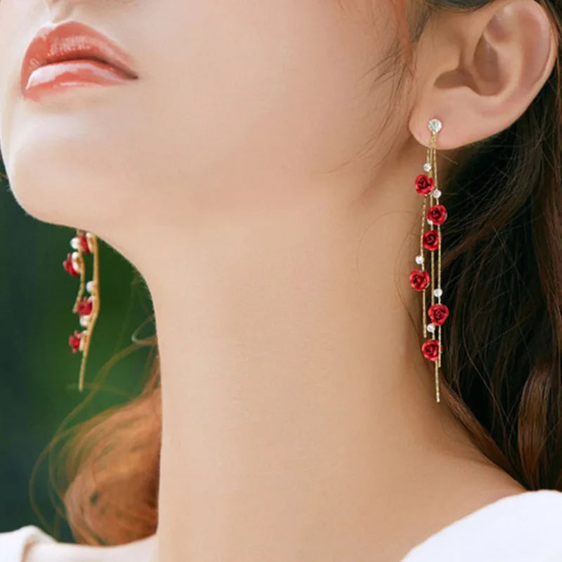 Brinco Pendente com Rosas e Strass - Lafemininy