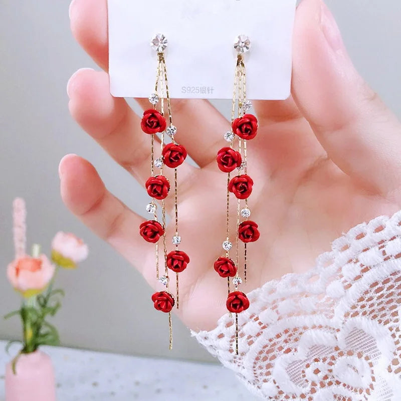 Brinco Pendente com Rosas e Strass - Lafemininy