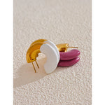 Brincos Huggie Forma Yhpup-C para Mulheres, Cor do Ouro, Aço Inoxidável, Jóias Diárias, Impermeável, Esmalte Requintado, Colorido, Versátil