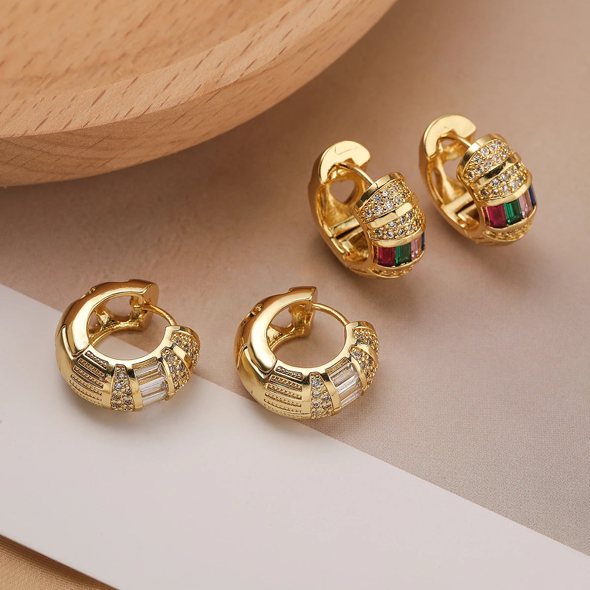 Brinco Life Dourado com Zircônia - Lafemininy