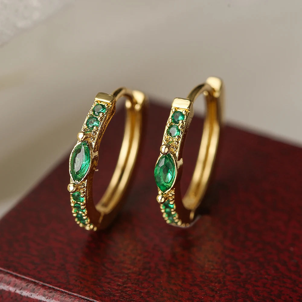 Argola Cravejada com Zircônia - Lafemininy