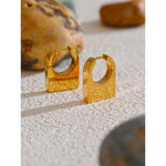 Yhpup brincos de argola geométricos retangulares de aço inoxidável, metal brilhante de alta qualidade, cor dourada 18k, textura banhada a pvd, joia, presente