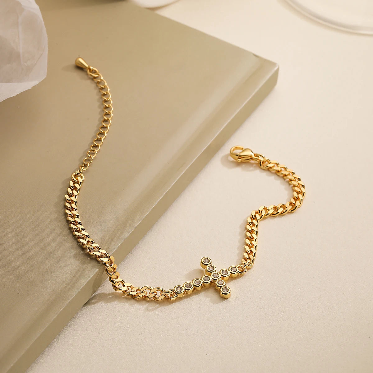 Pulseira de Cruz com Zircônia - Lafemininy