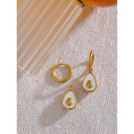 Yhpup gota de abacate dourado aço inoxidável frutas huggie hoop brincos para mulheres concha natural moda charme bonito jóias presente