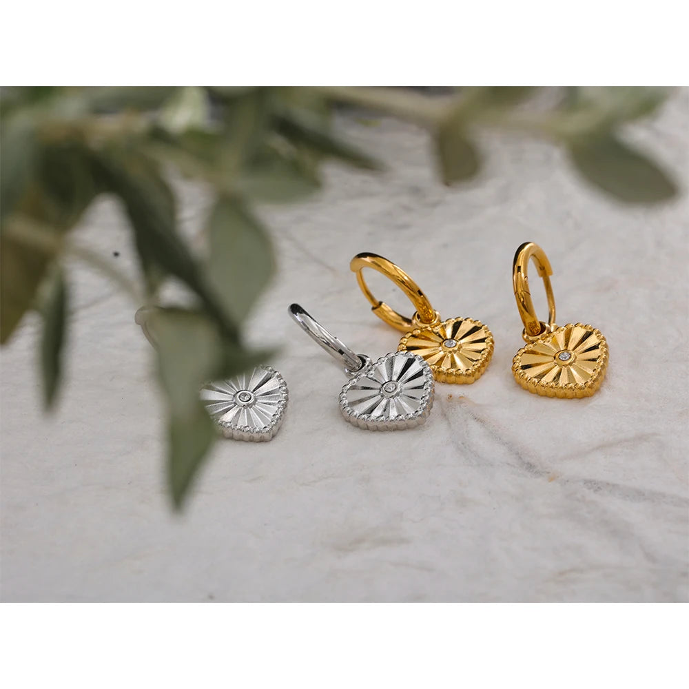 Yhpup moda coração gota 18k cor de ouro aço inoxidável à prova dwaterproof água huggie hoop brincos feminino encantos jóias diárias alta qualidade