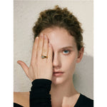 Yhpup alta qualidade aaa brilhante zircônia cúbica gota de água geométrica anel dourado para mulheres temperamento delicado jóias presente