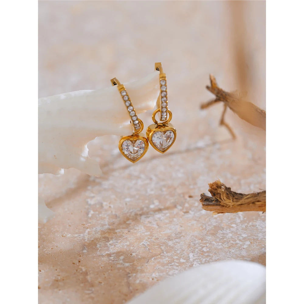 Yhpup delicado bling zircônia cúbica coração amor gota pequenos brincos de argola para mulheres de alta qualidade requintado jóias acessório presente
