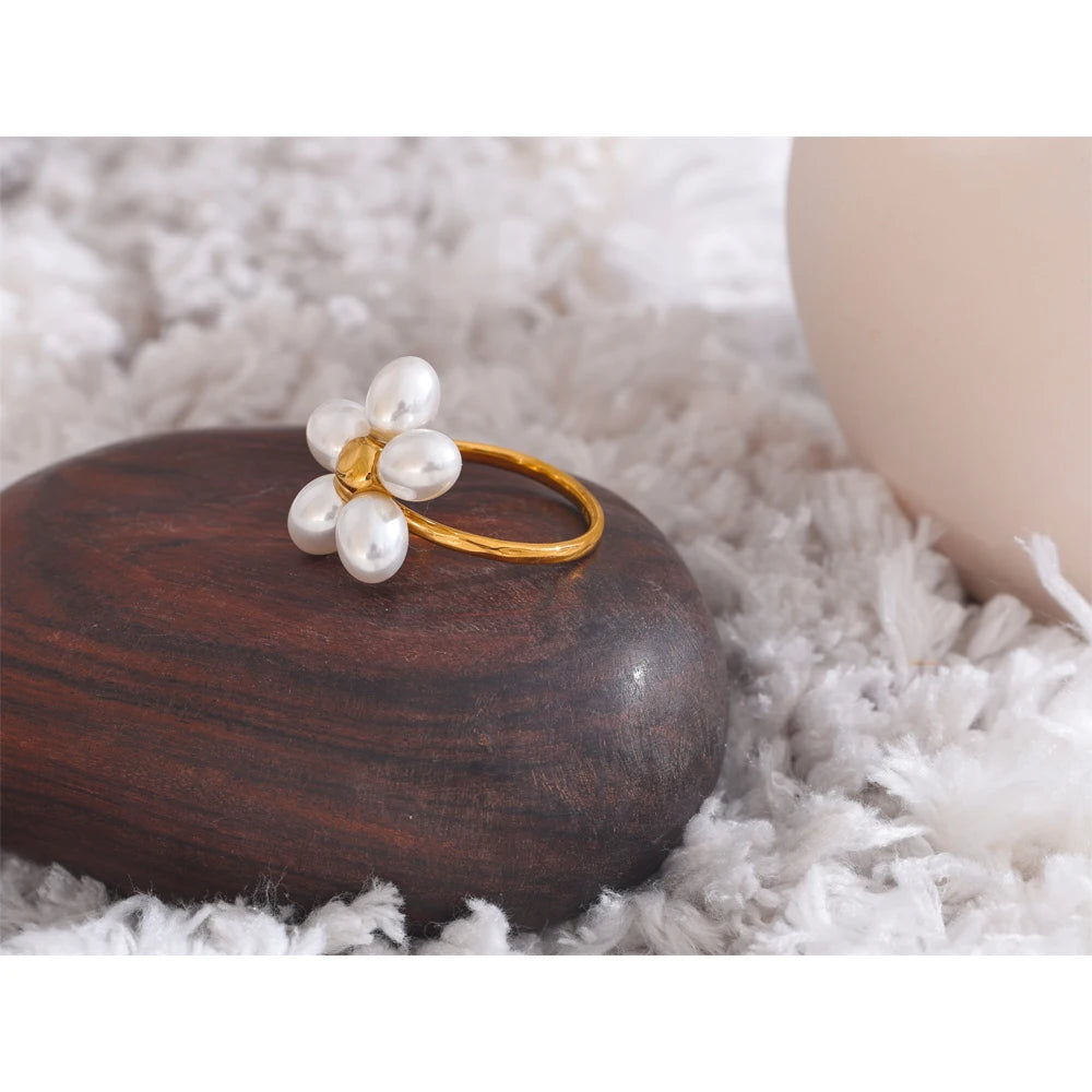 Yhpup elegante imitação de pérolas flor dourada ajustável chique anel para mulheres moda dedo joias exclusivas