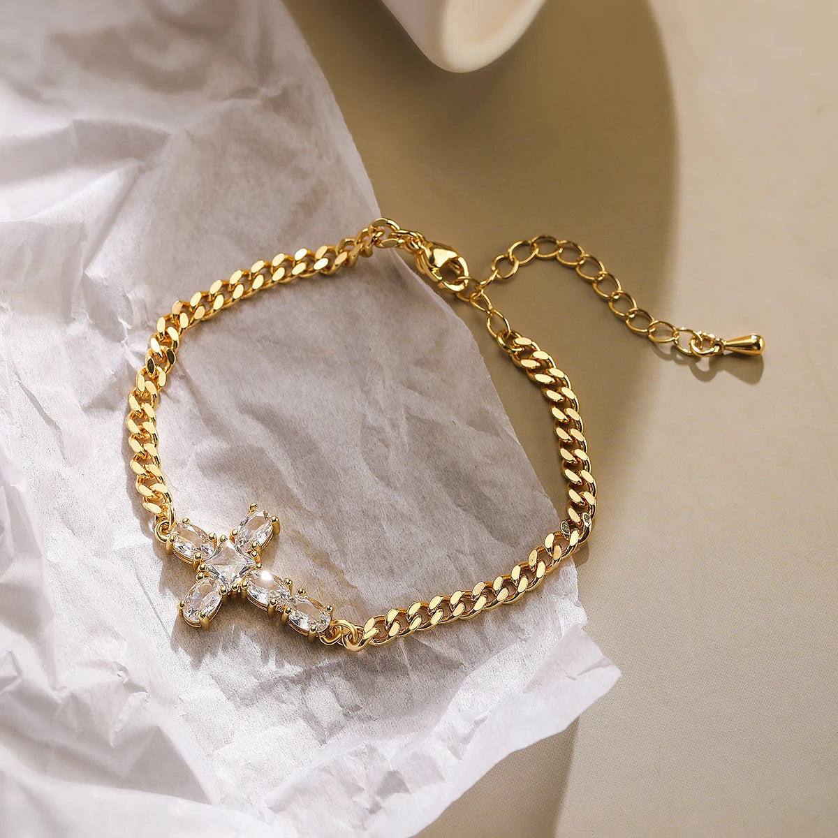 Pulseira de Cruz com Zircônia - Lafemininy