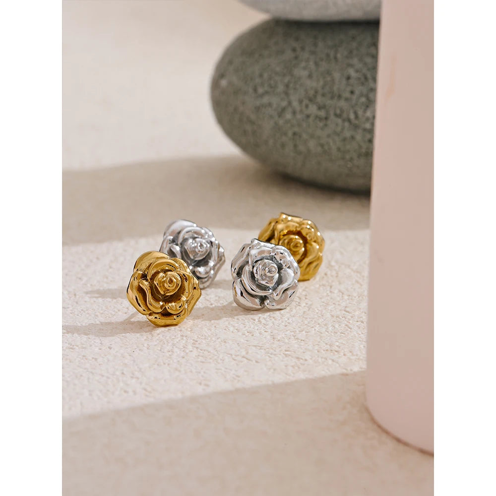 Yhpup Brincos diários à prova d'água com flor rosa de aço inoxidável para mulheres, textura elegante, joias banhadas a ouro, bijuterias