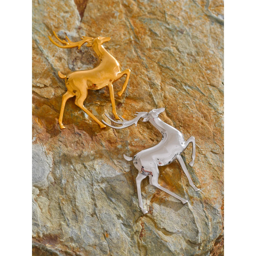 Yhpup-Broches impermeáveis de veado de Natal em aço inoxidável, pino banhado a PVD 18K, jóias unissex para mulheres e homens, acessório Animal Lucky