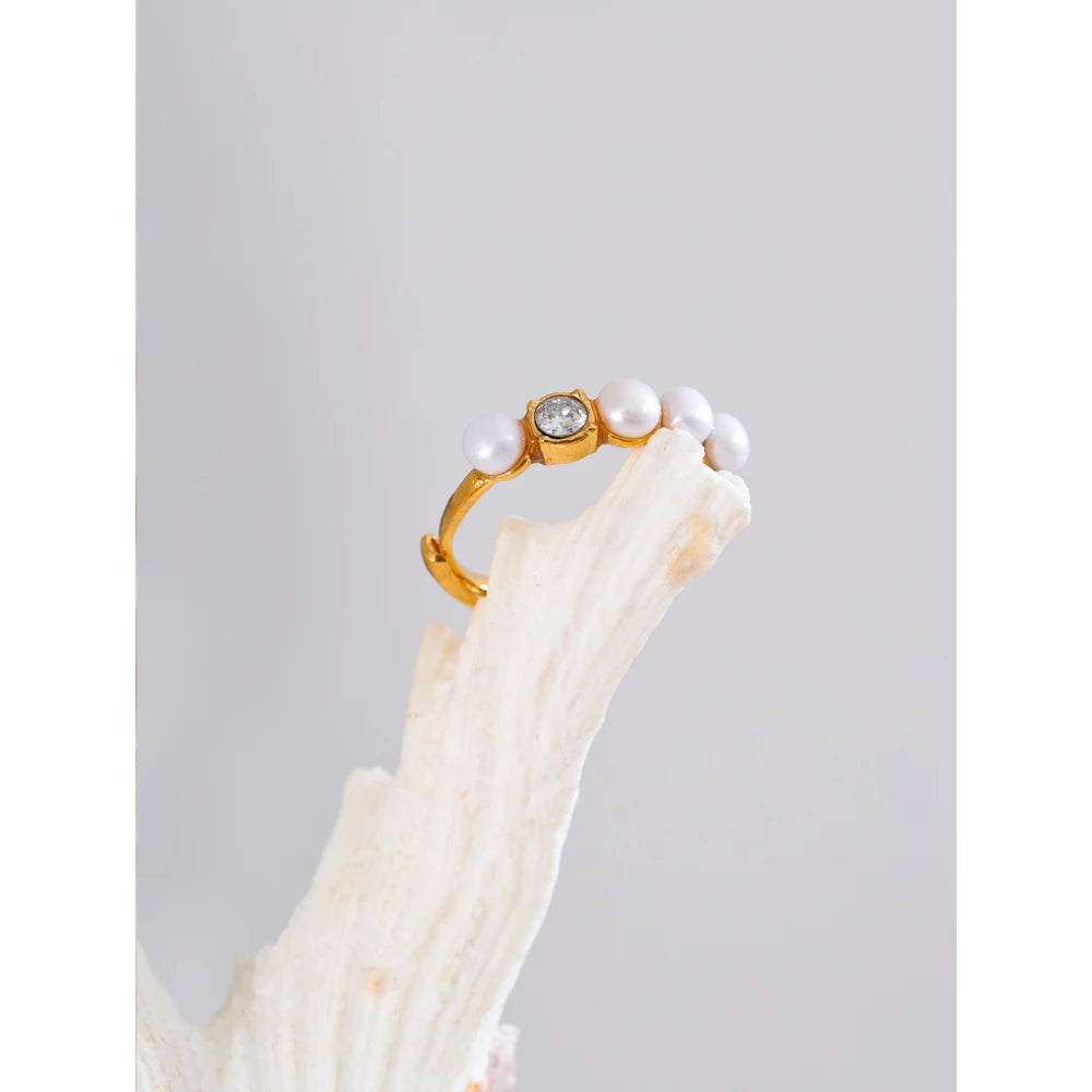 Yhpup elegante anel de zircônia com pérolas naturais para mulheres, aço inoxidável, temperamento dourado, chique, moda, joias à prova d'água